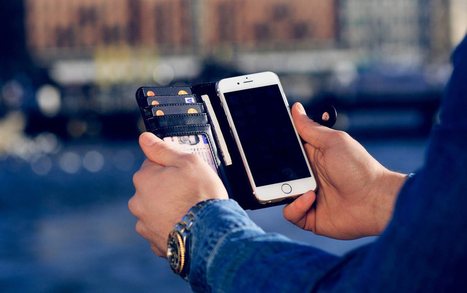 iDeal Of Sweden Black Magnet Wallet Case for Apple iPhone XS Max - IDMWP-I1865-01