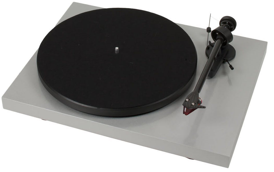 Pro-Ject Debut Carbon DC Silver Turntable - DCARBONDCSIL